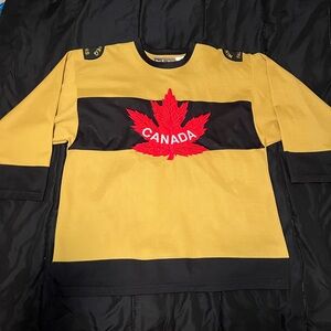 Nike Winnipeg Falcons Replica Jersey Size Large Team Canada Gold Jersey